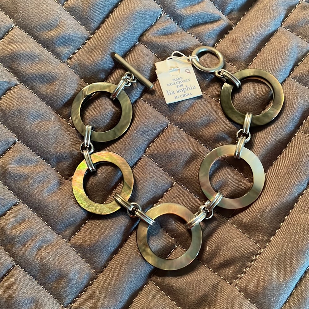 NWT Lia Sophia Toggle Closure Bracelet 7.5”
